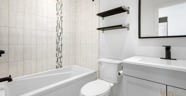 Idei amenajare baie mica: Ghid complet