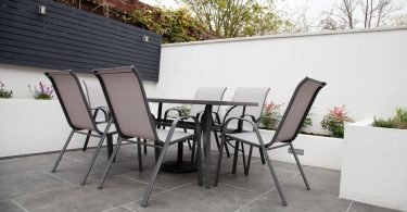 Mobilier de Grădină: Ghidul Complet pentru Crearea unui Spațiu Exterior Relaxant